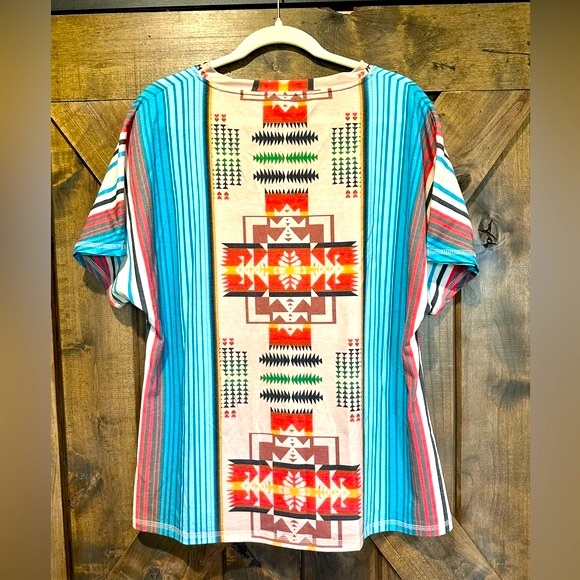 Fashion Express Vibrant Southwest Pattern V-Neck Top Sz L - Picture 6 of 16